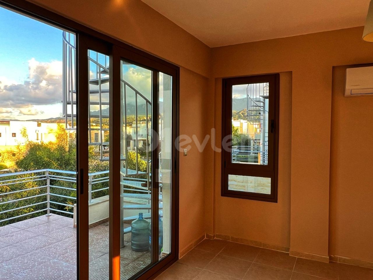 2+1 Penthouse in Turtle Bay Village