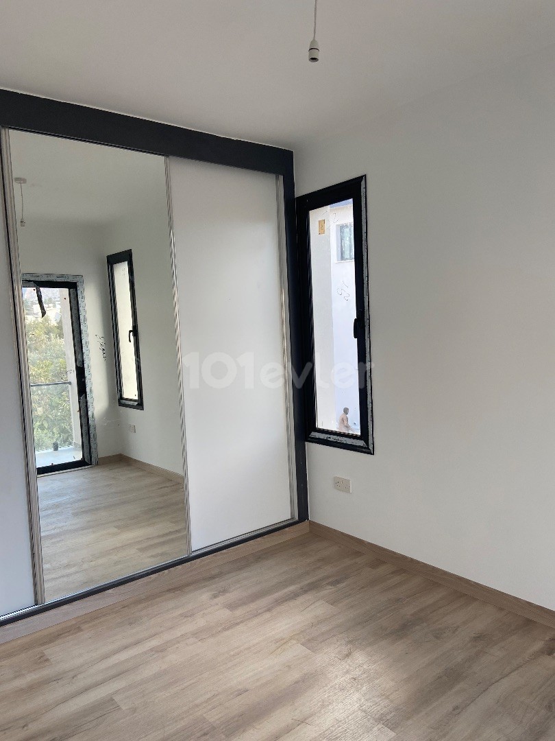 Bogazda satılık iki katlı 2+1 apt (üst kat)