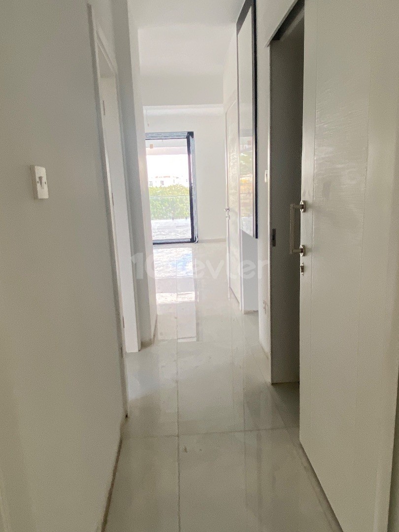 Bogazda satılık iki katlı 2+1 apt (üst kat)