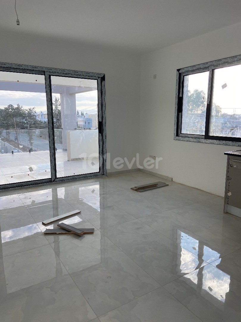 2+1 115m2 flats above a shop for sale in Bogaz