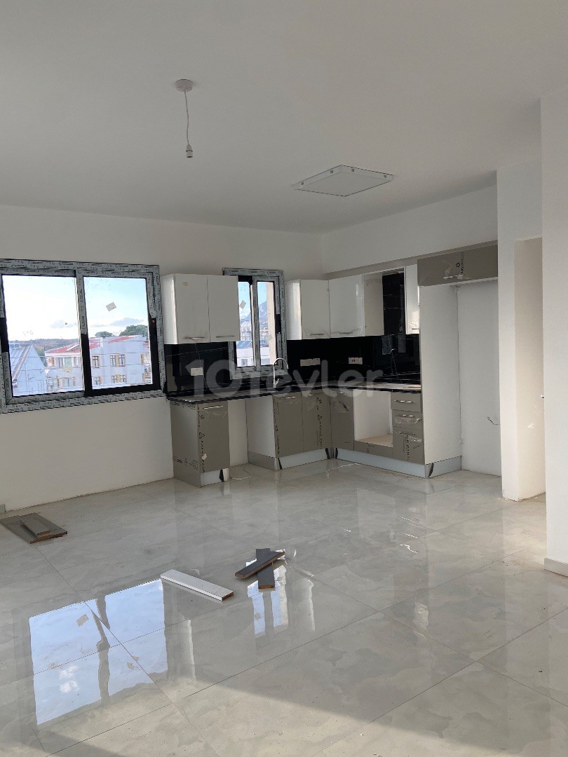 2+1 115m2 flats above a shop for sale in Bogaz