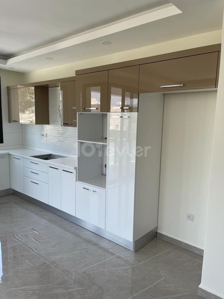 2+1 88m2 and 93m2 flats for sale behind Lefkosa Küçük Kaymaklı Reis market