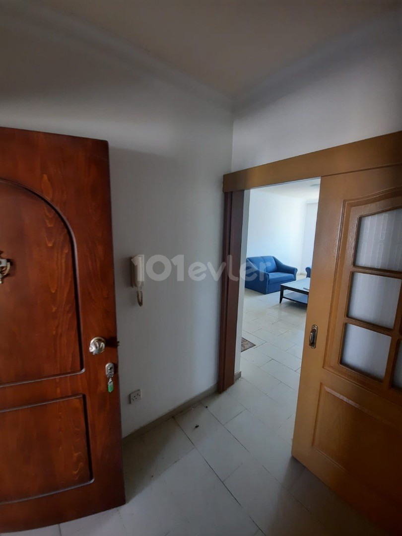 3+1 flat for sale in Nicosia Dumlupinar