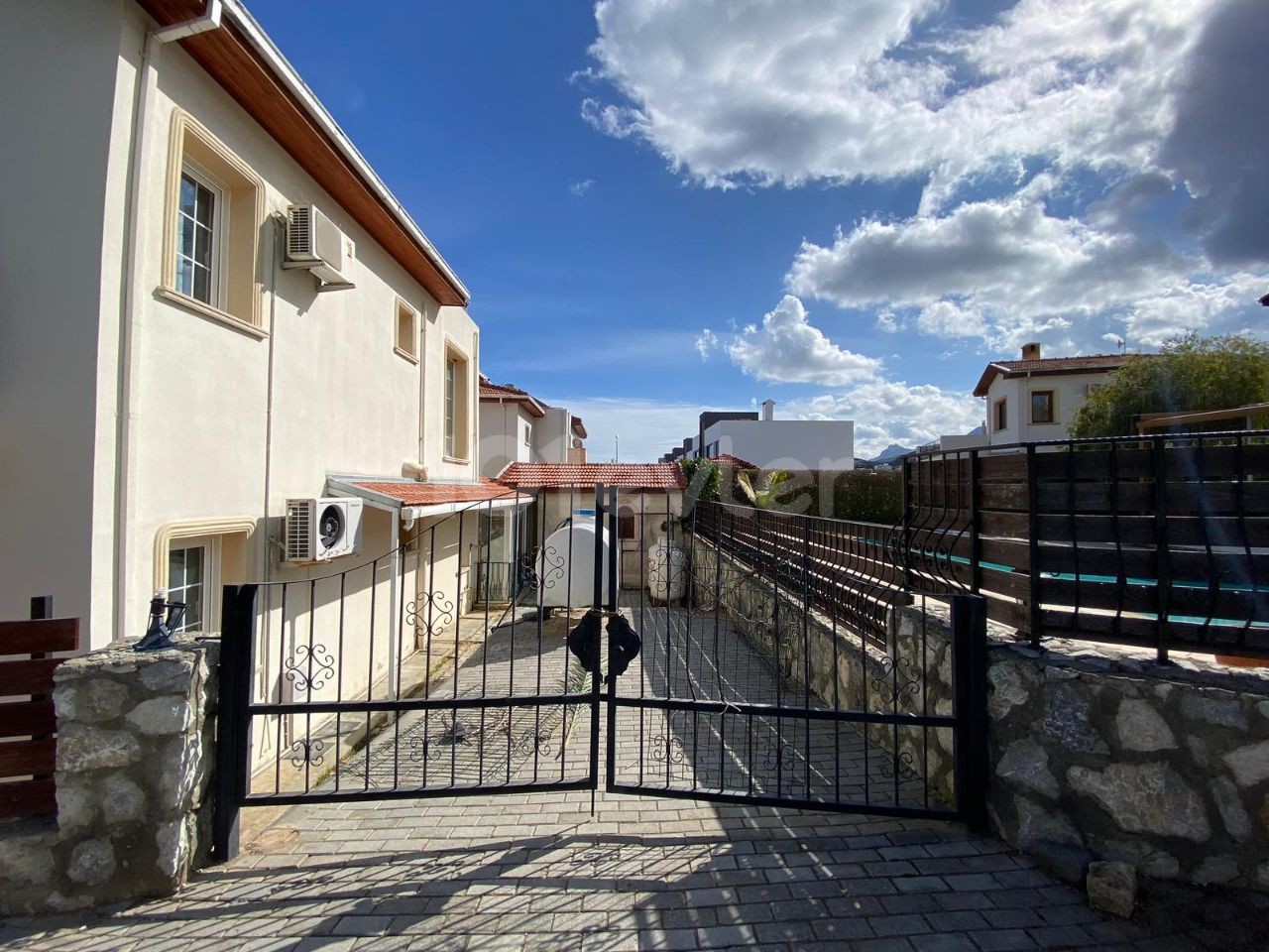 3+1 Villa mit Berg- und Meerblick in Kyrenia