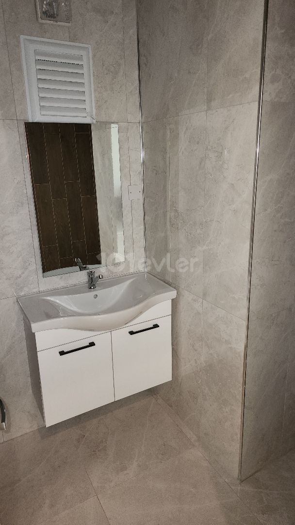 Ana yola çok yakın Kiralık eşyalı sıfır 1+1