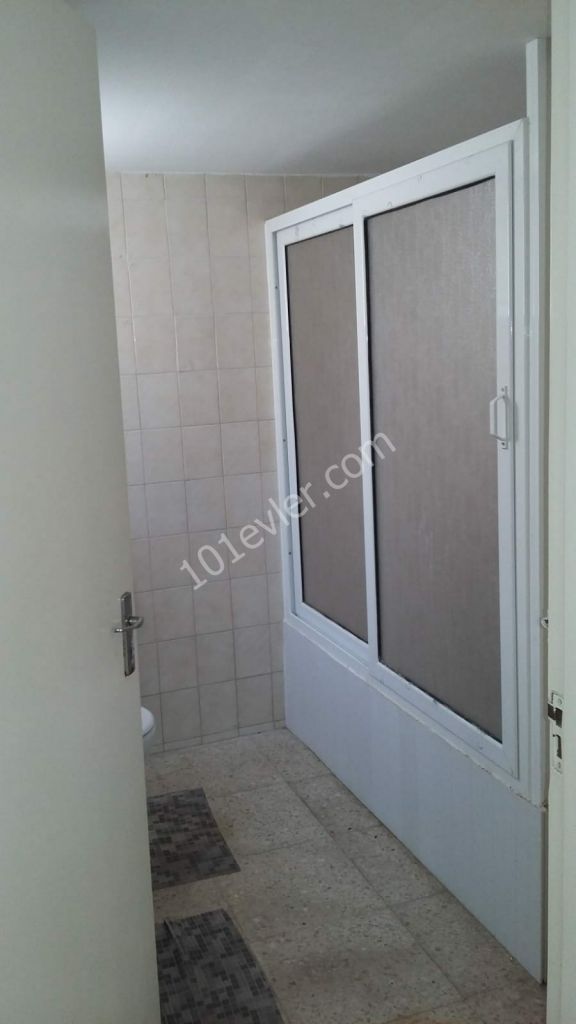 LEFKOŞA KÜÇÜK KAYMAKLIDA KİRALIK 3+1 DAİRE 