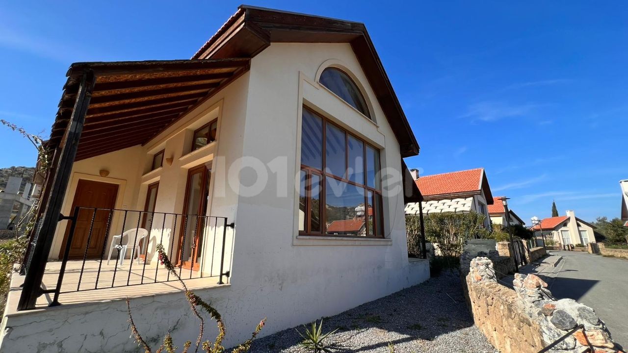 Villa with garden for the price of an apartment in Karsiyaka!!