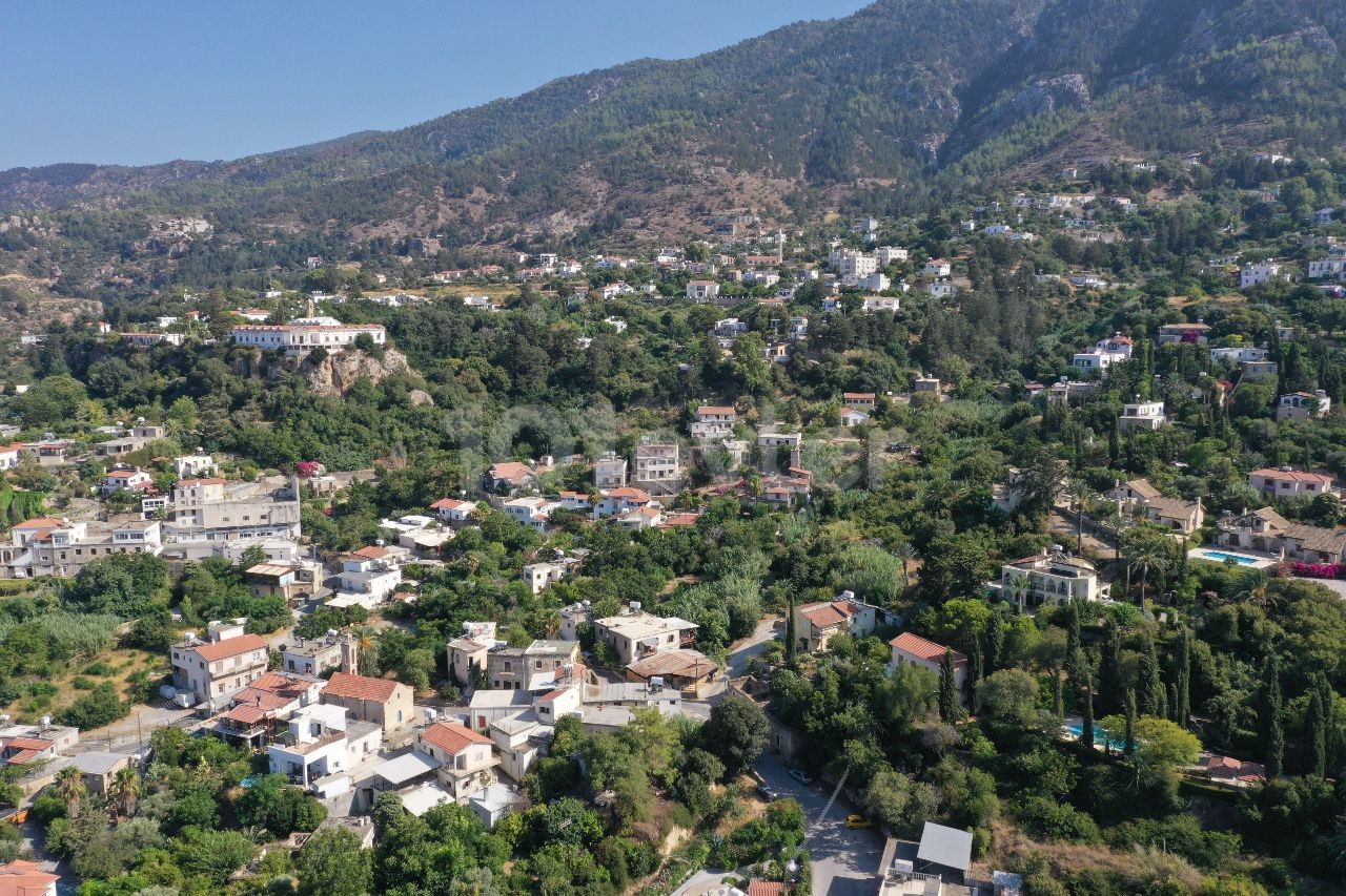 Lapta merkezde satılık muhteşem arsa