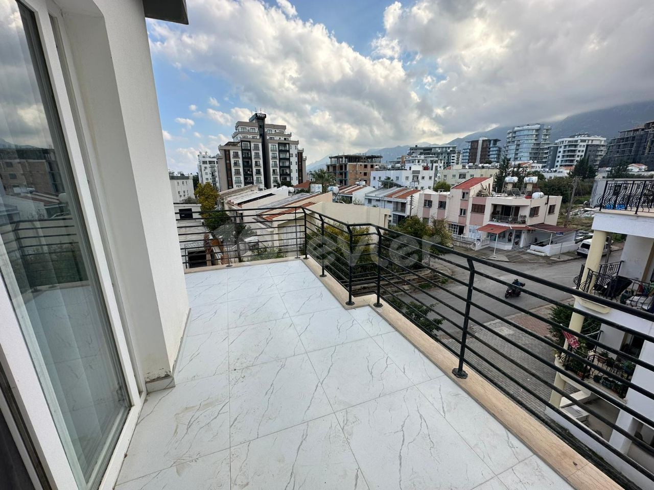 4+1 FULLY FURNISHED FLAT PENTHOUSE FOR RENT IN KYRENIA CENTER