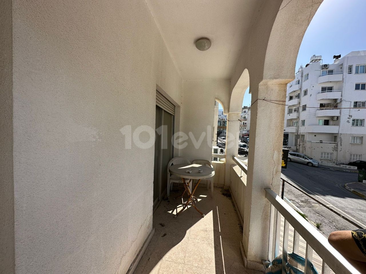 3+1 flat for sale in Kyrenia Center. With Turkish Housing!!!