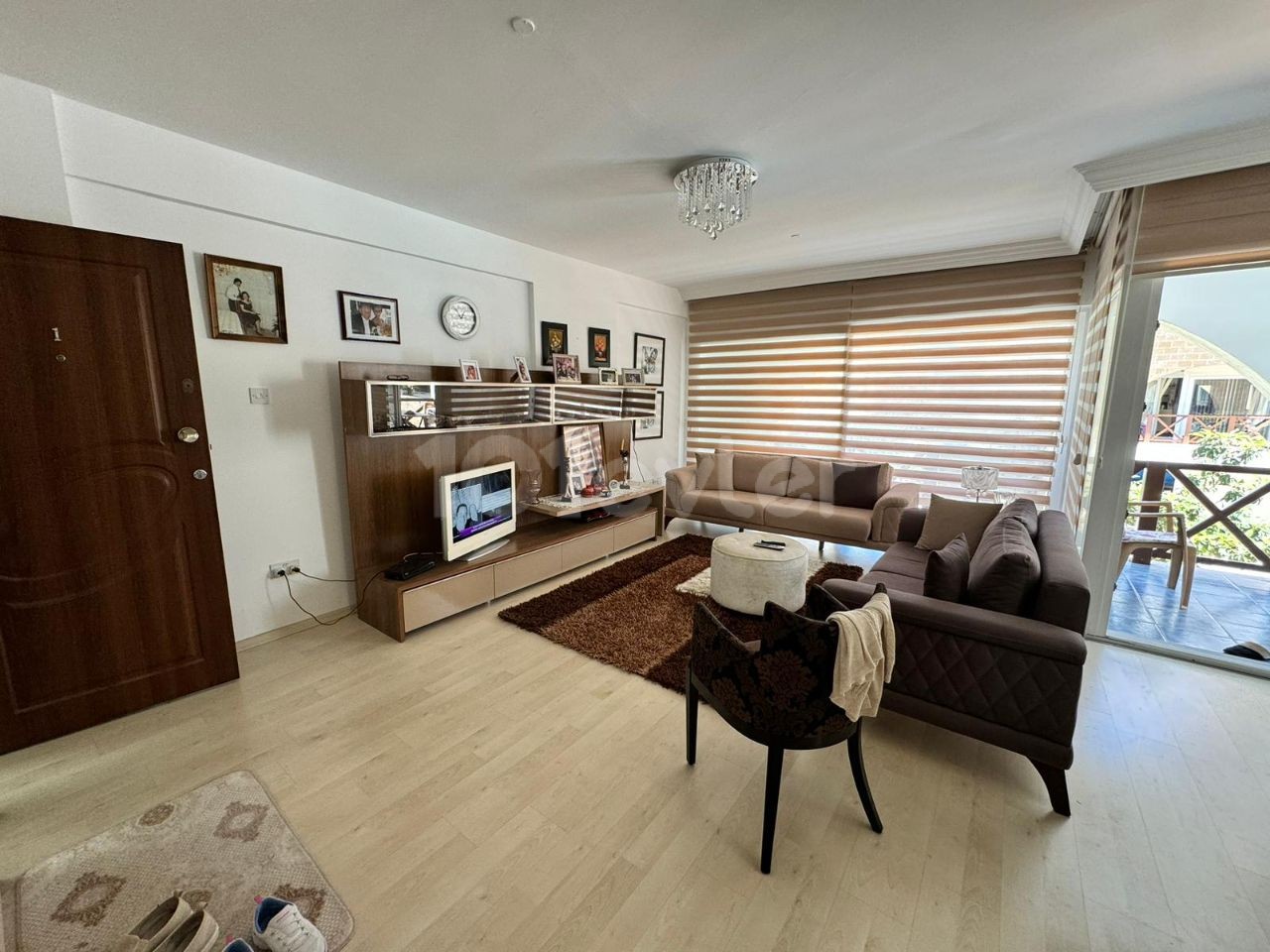 Fully furnished 1+1 flat for sale in the center of Kyrenia