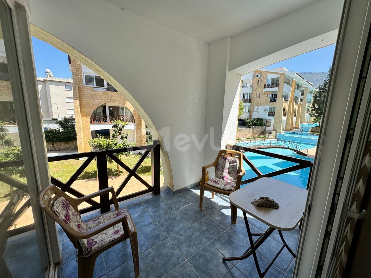 Fully furnished 1+1 flat for sale in the center of Kyrenia