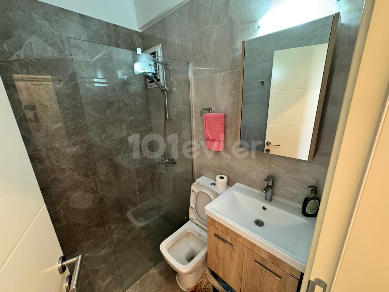 2+1 flat for rent in Kyrenia center