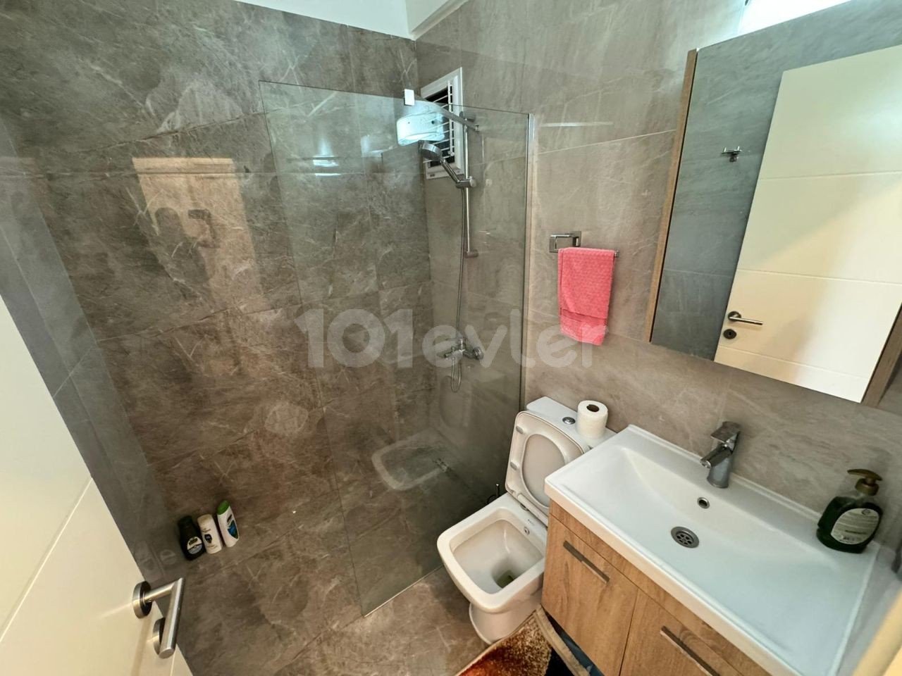 2+1 flat for rent in Kyrenia center