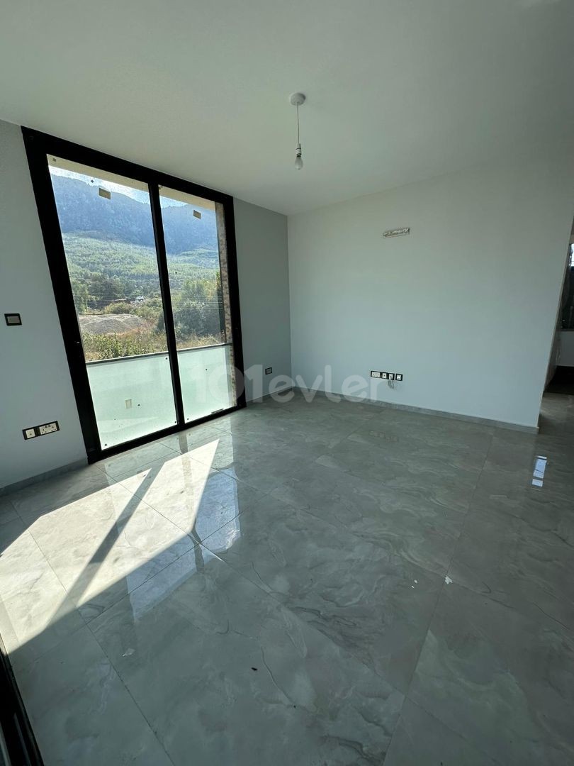 2+1 UNFURNISHED FLAT FOR RENT IN KYRENIA CENTER