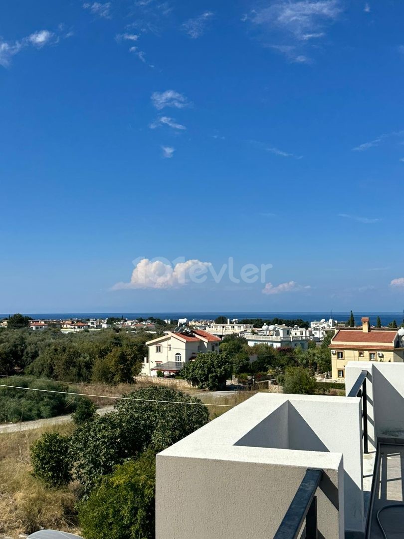 2+1 UNMÖBLIERTE WOHNUNG ZU VERMIETEN IM KYRENIA CENTER