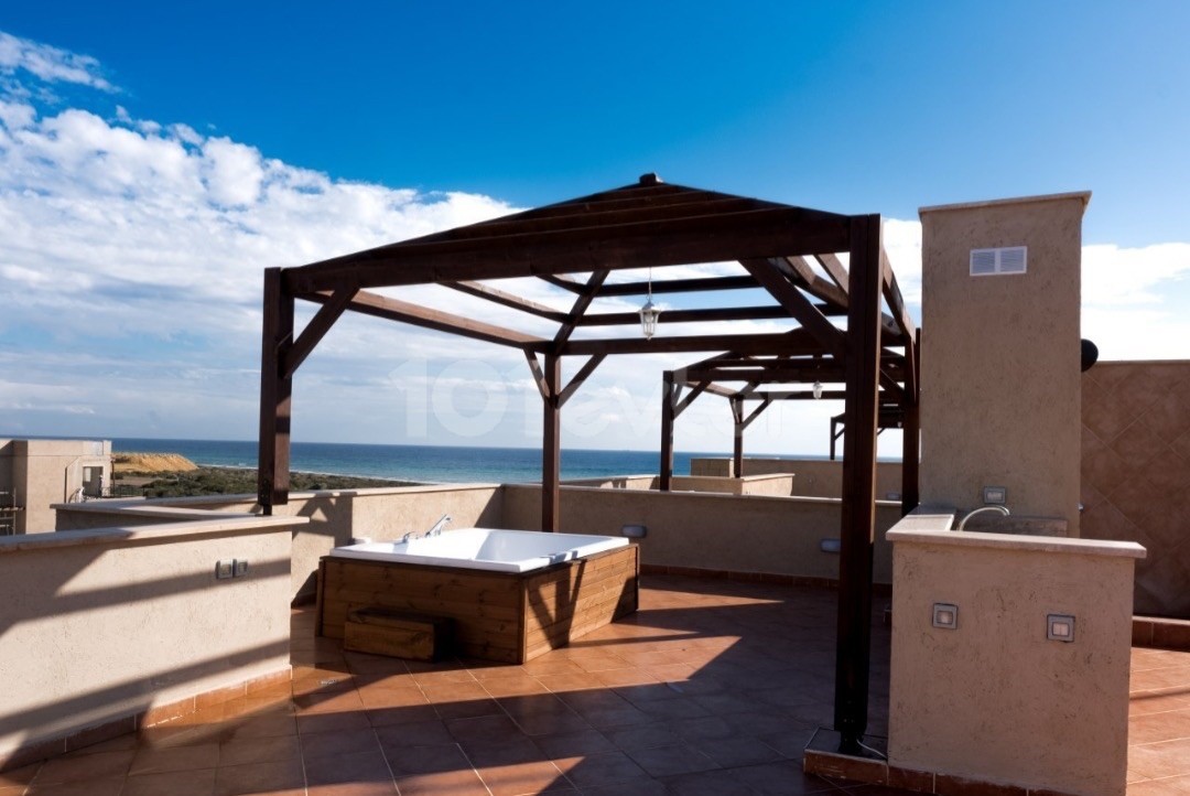 Wunderschönes 2+1 Penthouse 600 STG im Iskele Bafra Thalassa Beach Resort