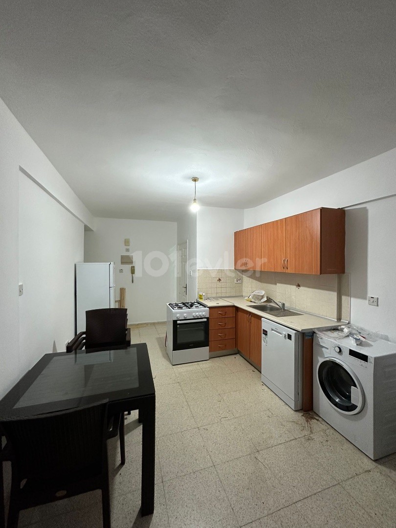 2+1 Flat for Rent in Kyrenia Central Area - 550 STG