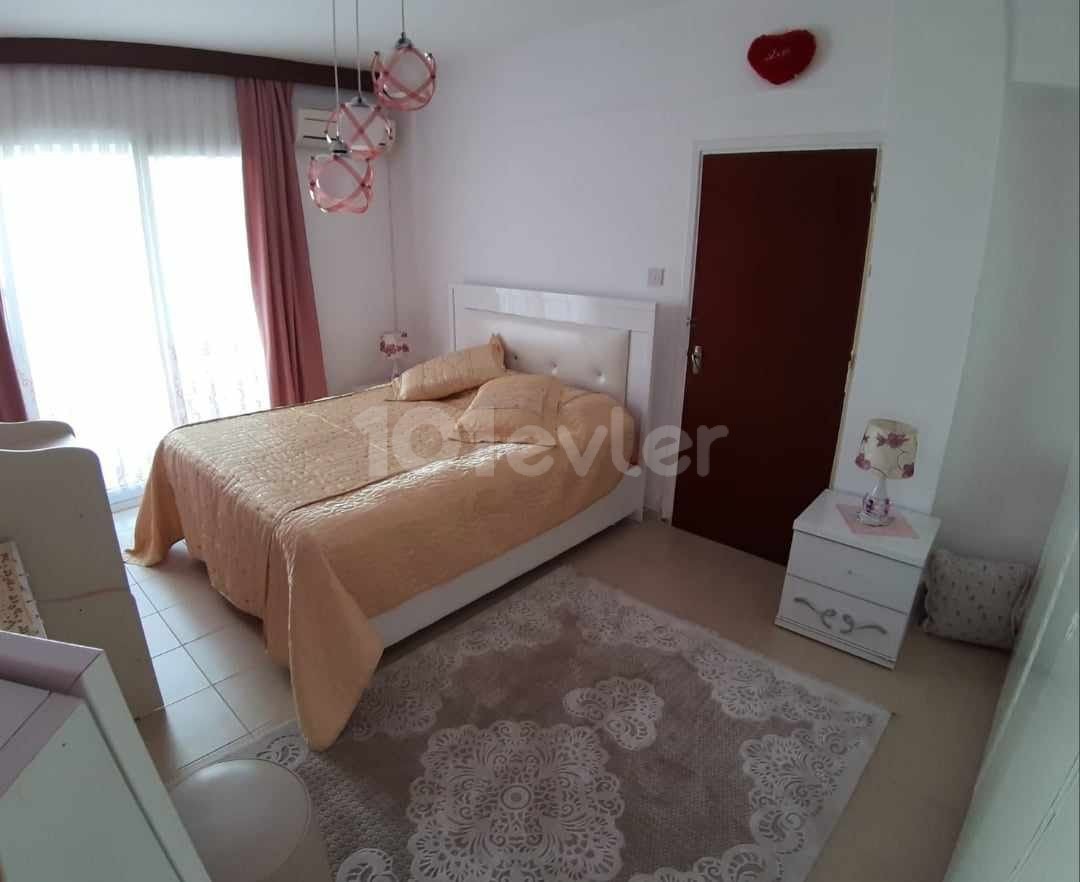 3+1 furnished flat for rent in Kyrenia center