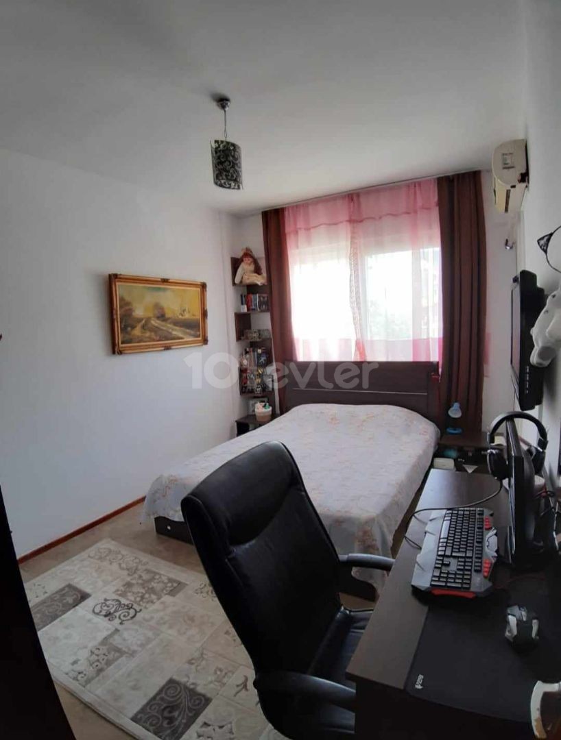 3+1 furnished flat for rent in Kyrenia center