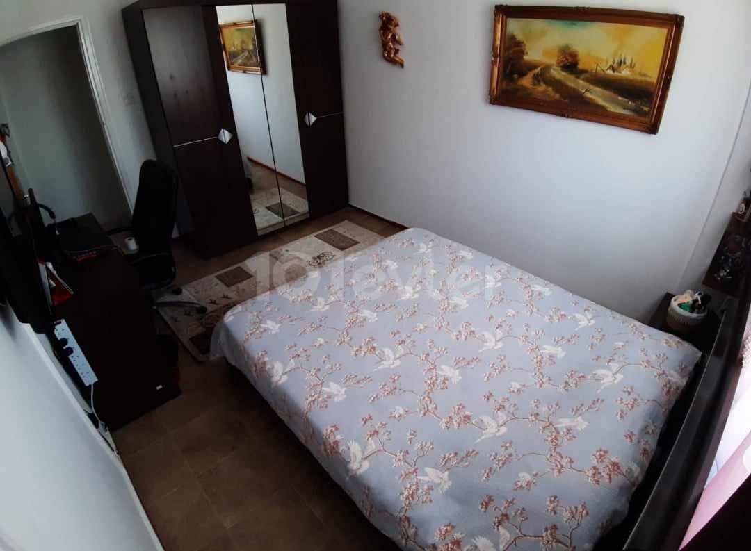 Girne merkez , Kiralık 3+1 eşyalı daire 650£ / +905338202346