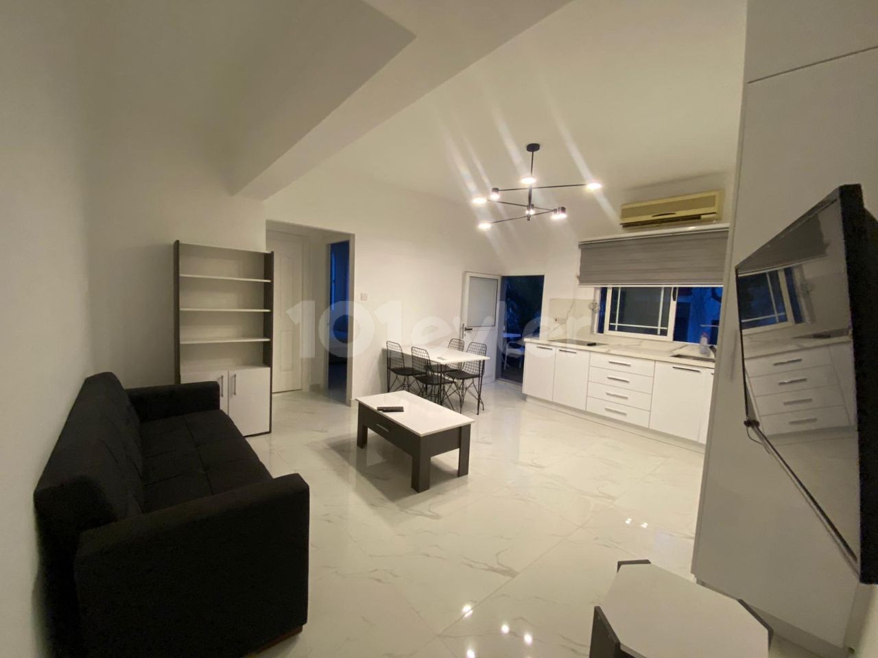 Kyrenia Center, 1+1 Flat for Rent 500 STG / +905338202346