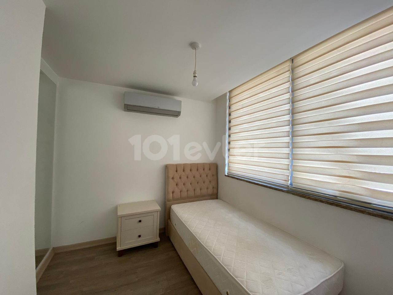 Kyrenia Center, 1+1 Flat for Rent 400 STG / +905338202346