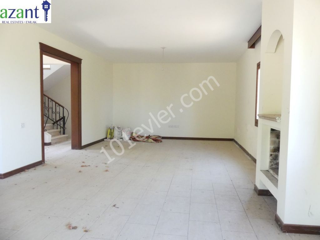 4 BEDROOM VILLA IN KARMI