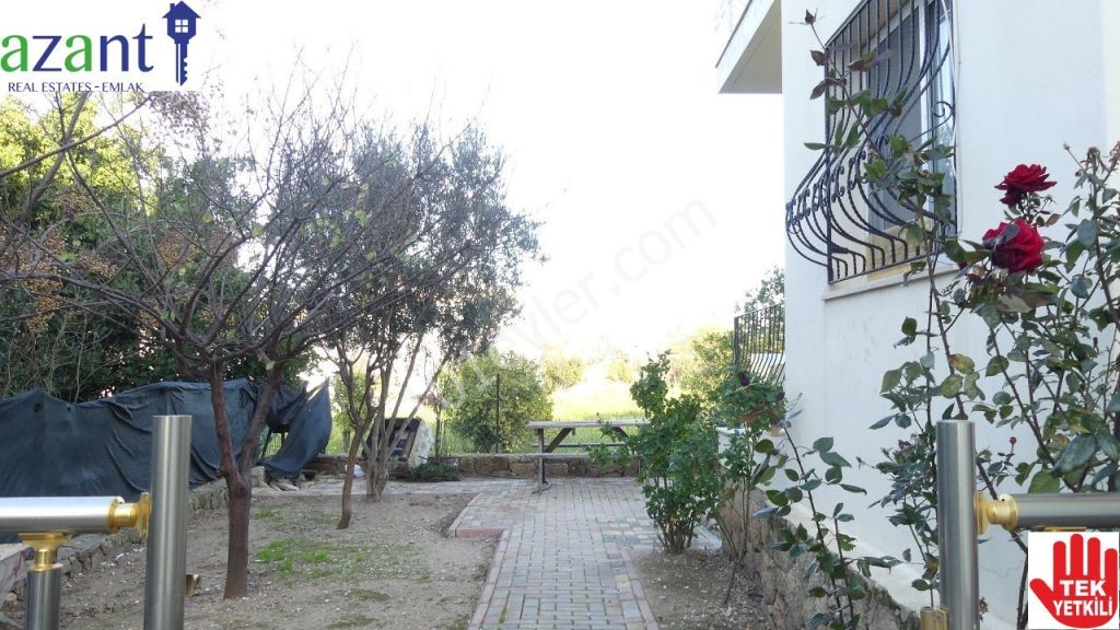 For sale in Alsancak 3 bedroom ground floor apartment with garden