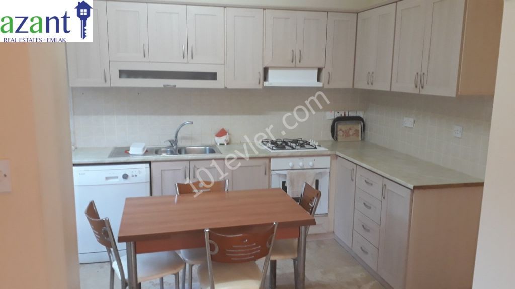 Girne Merkezde Satılık Eşyalı 3+1 Daire