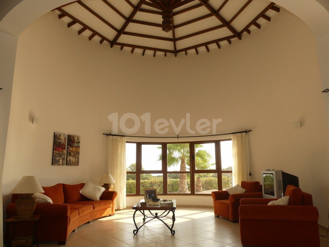 3 Bed Villa with Pool in Kayalar