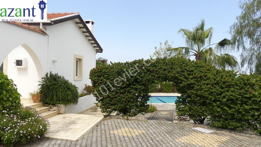 STUNNING 4 BEDROOM VILLA WITH POOL IN ALSANCAK