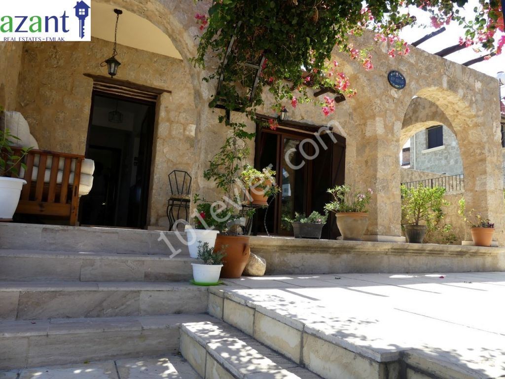 FOR RENT, LUXURY 3 BEDROOM, STONEHOUSE WITH POOL IN KARSIYAKA.