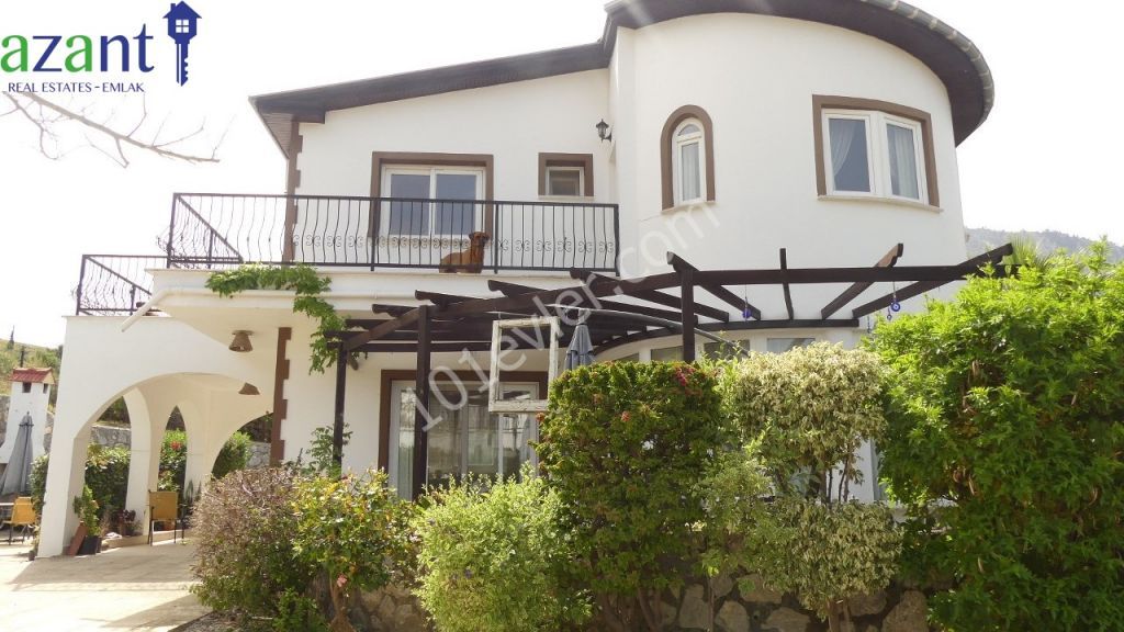 YEŞİLTEPE'DE 3 YATAK ODALI VILLA