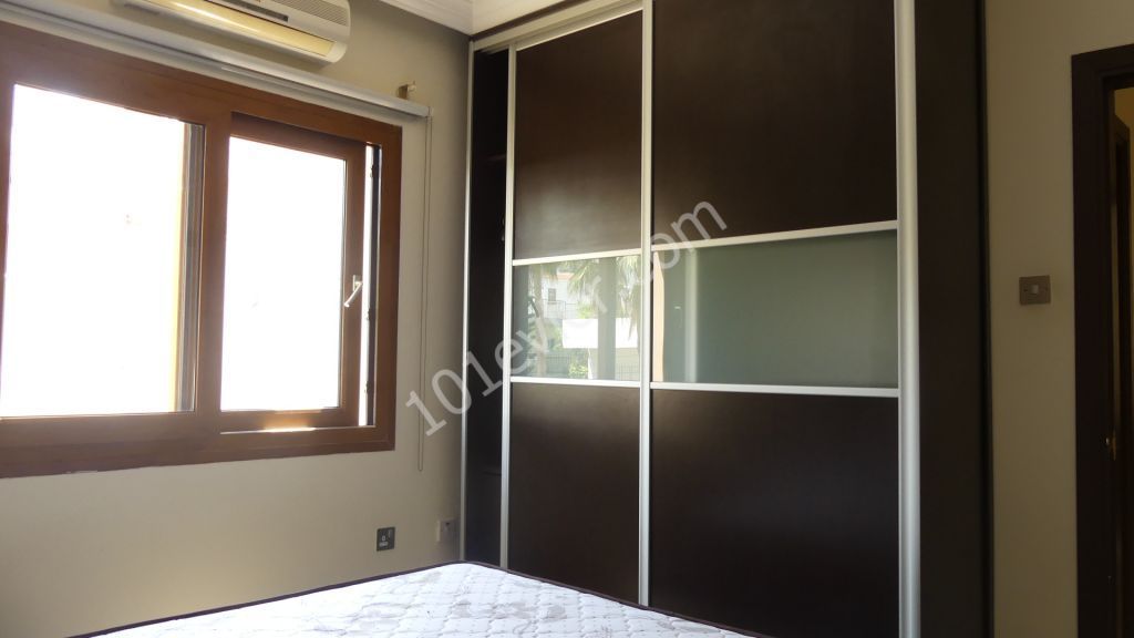 3 Bedroom apartment ın Kyrenıa Center