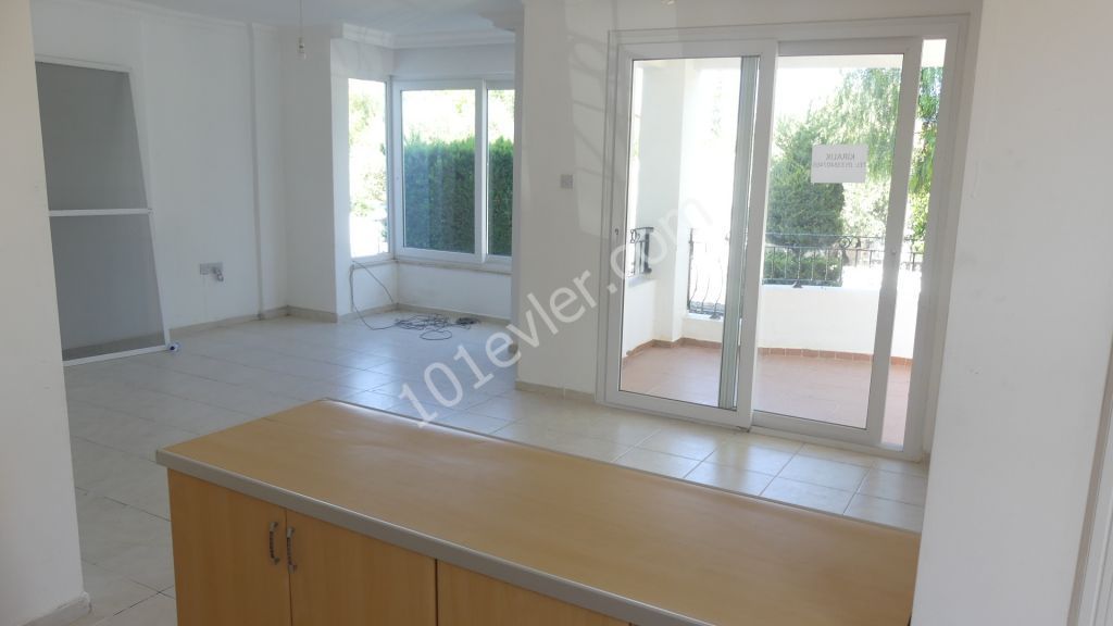 3 Yatak Odalı Daire Aylık Kiralık Daire - Girne, Alsancak,