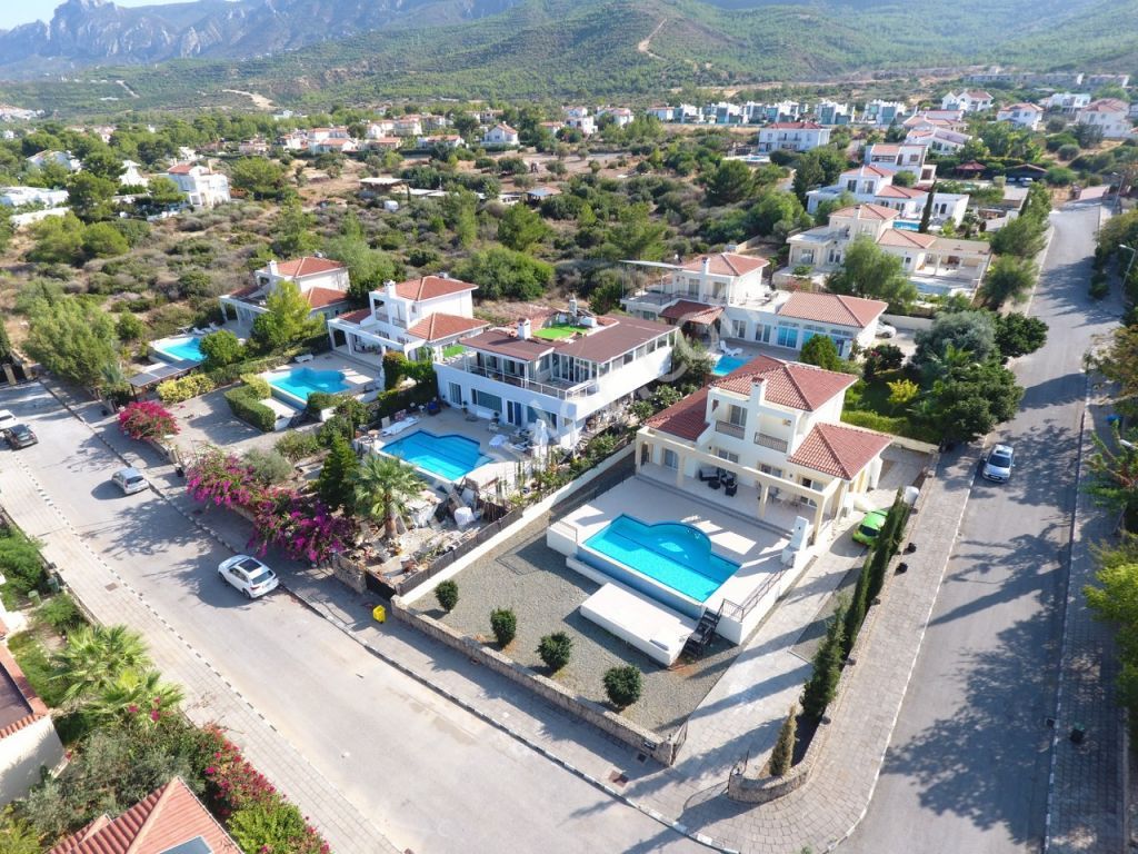 3 BEDROOM VILLA WITH POOL IN ALSANCAK