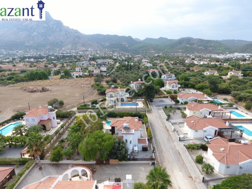 FOR SALE, 3 BEDROOM DETACHED VILLA IN A VERY QUIET AREA OF KARSIYAKA.