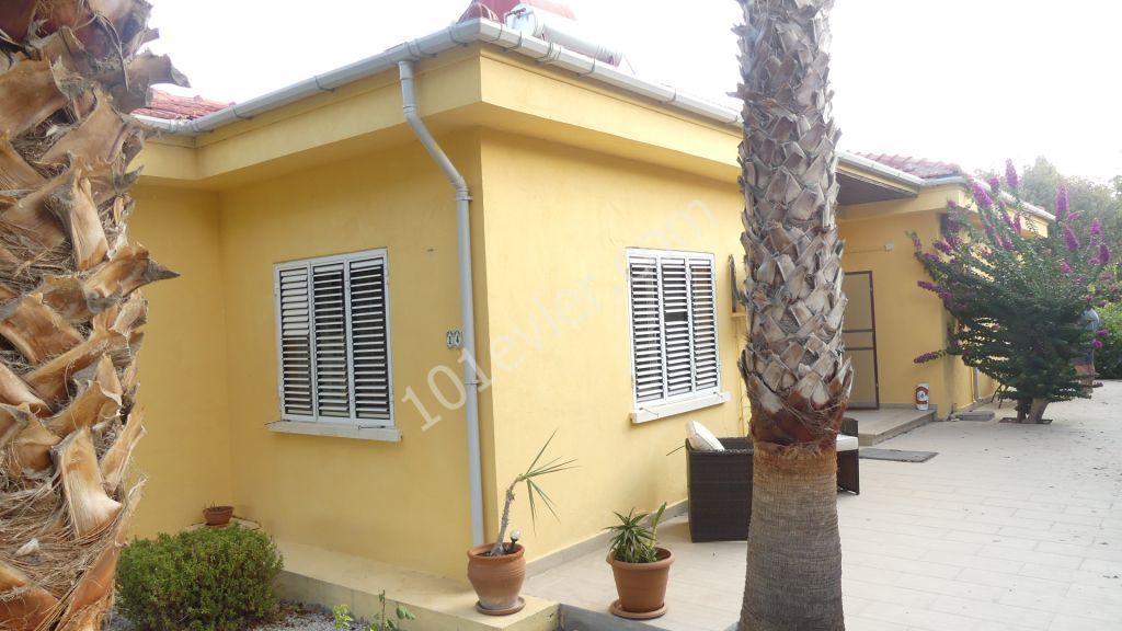 3 Bed Bungalow with Pool Near The Sea in Lapta