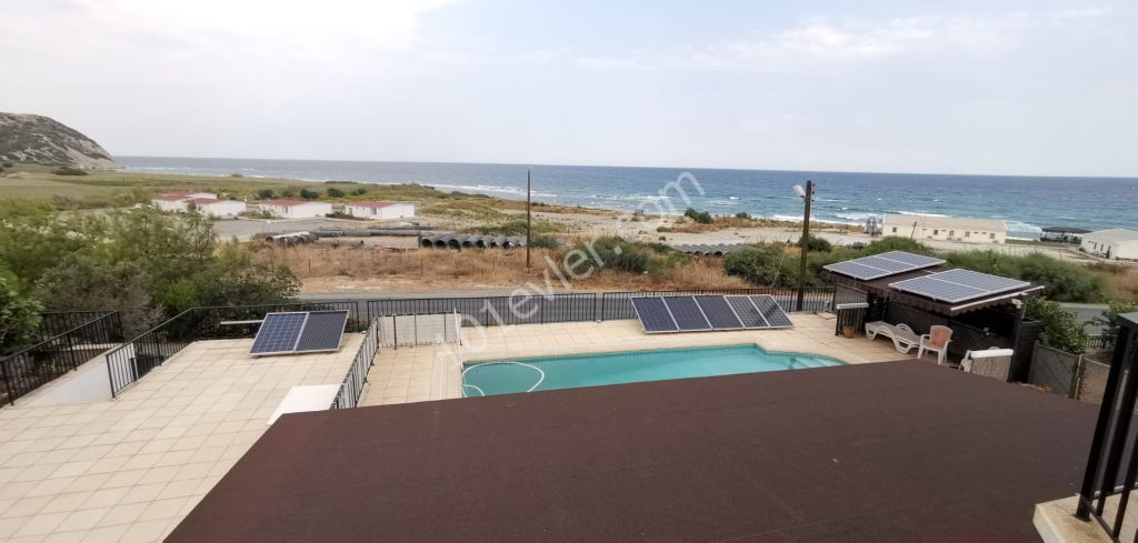  3 BEDROOM VILLA WITH POOL NEAR THE SEA IN KARSIYAKA