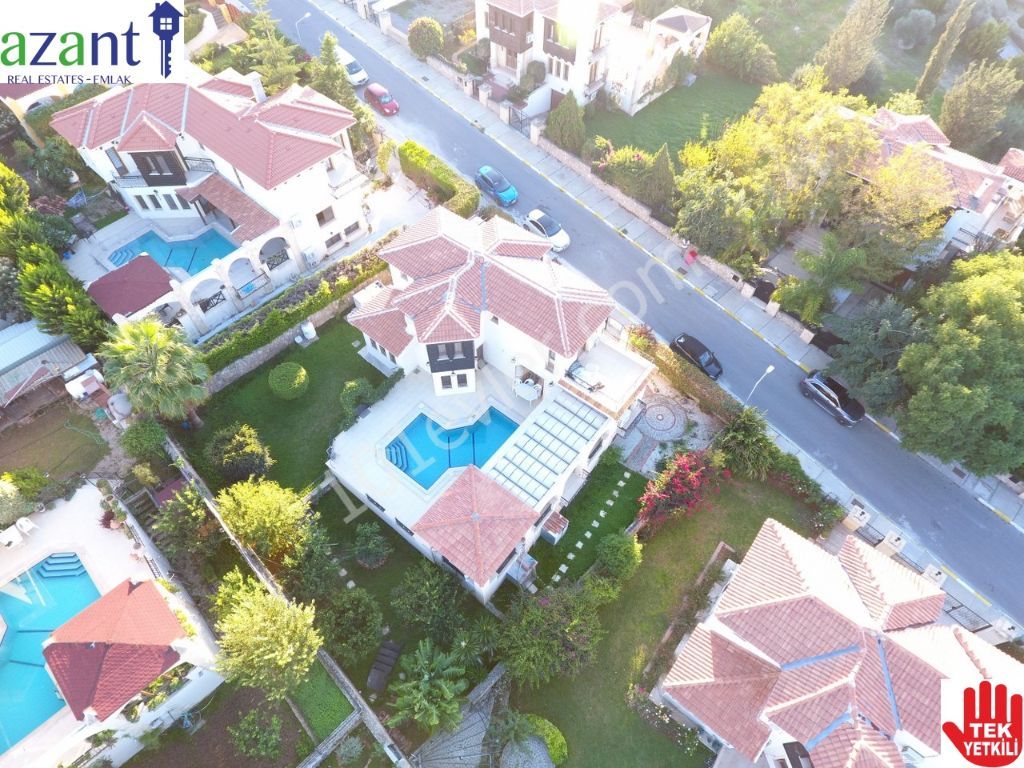 BELLAPAIS'DA 4 YATAK ODALI VILLA