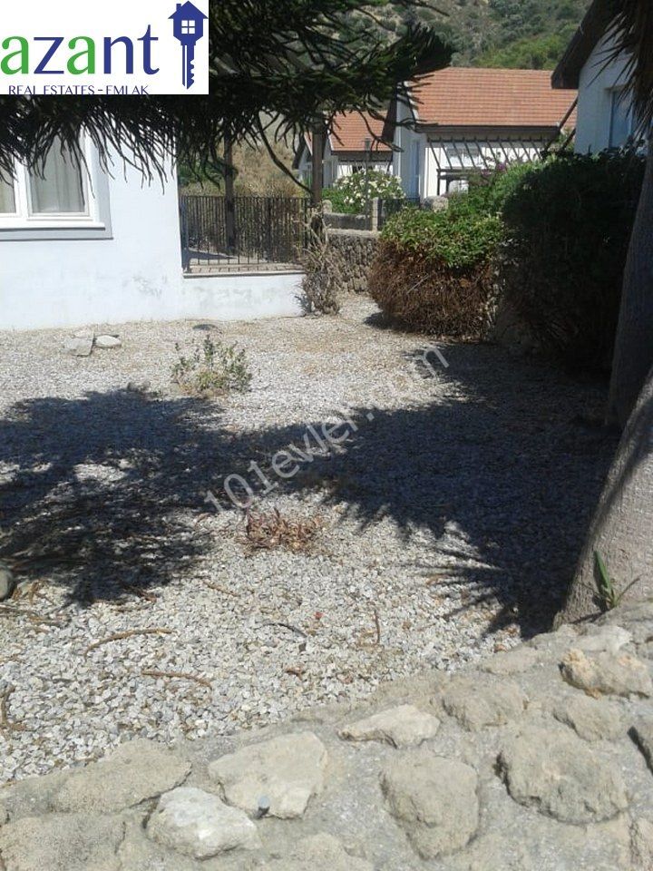 FOR RENT, 3 BEDROOM VILLA, IN A QUITE AREA OF KARSIYAKA.