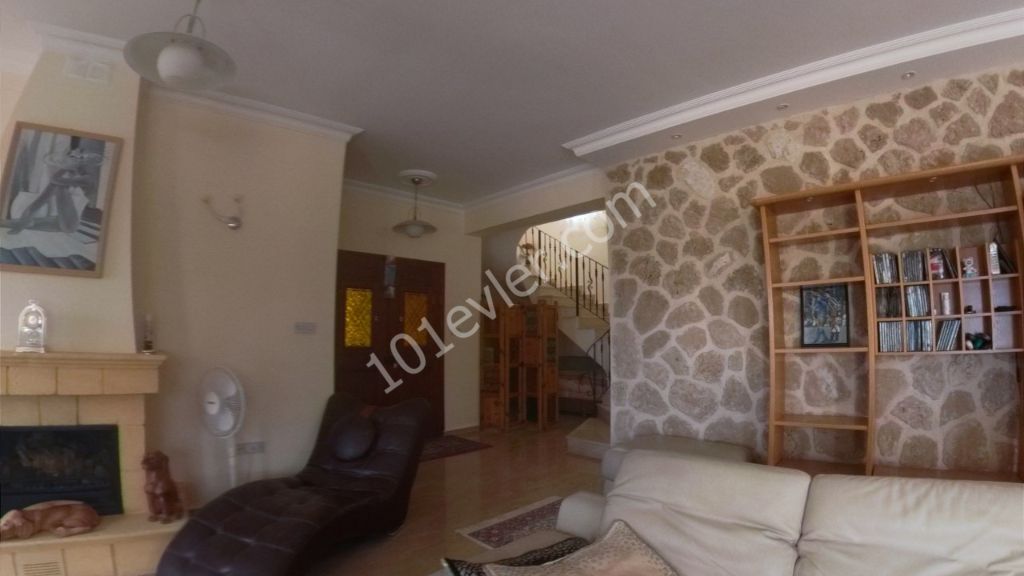  LUXURY 3 BEDROOM VILLA WITH PRIVATE POOL IN ALSANCAK