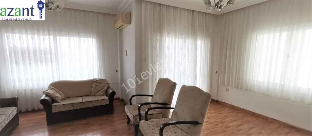 3-Zimmer-Wohnung im Zentrum von Kyrenia ** 