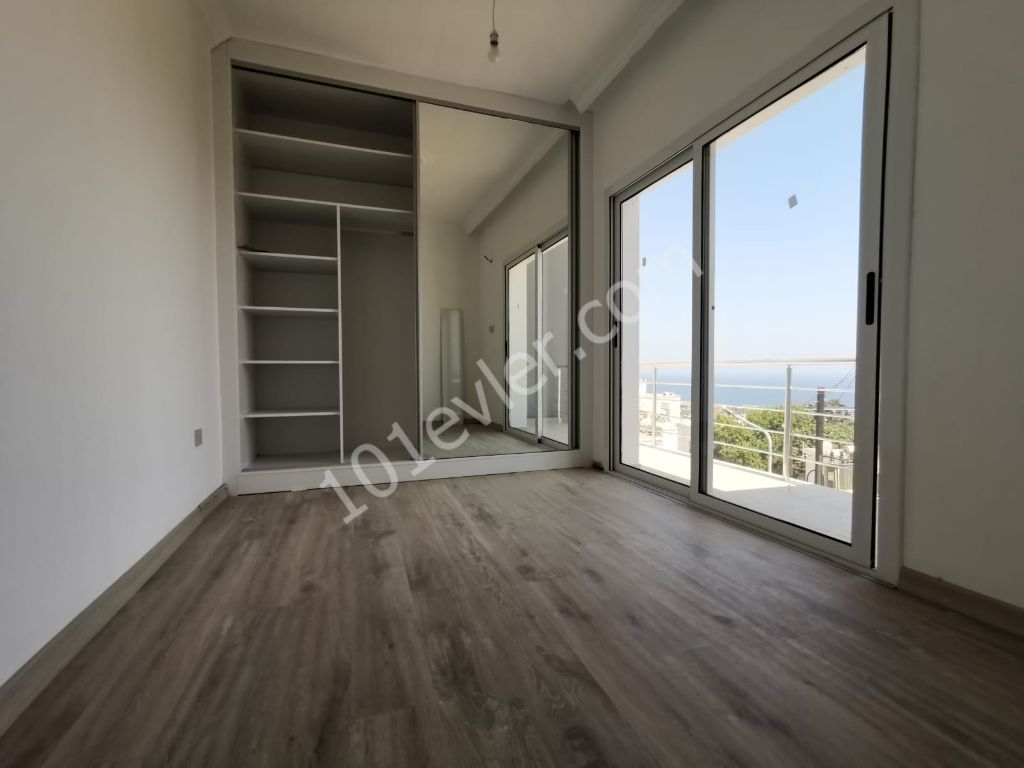 Kıbrıs Girne Lapta da Satılık Villa