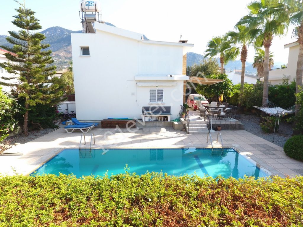 3 BEDROOM VILLA WITH POOL IN KARSIYAKA