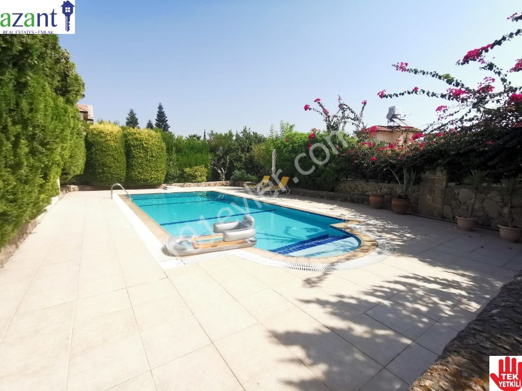 Top Quality 3 Bed Villa with Pool in Lapta 