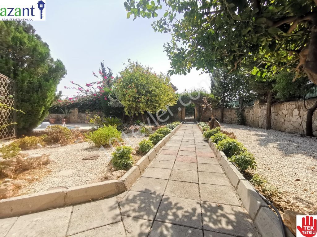 3 Yatak Odalı Havuzlu Villa (Lapta)