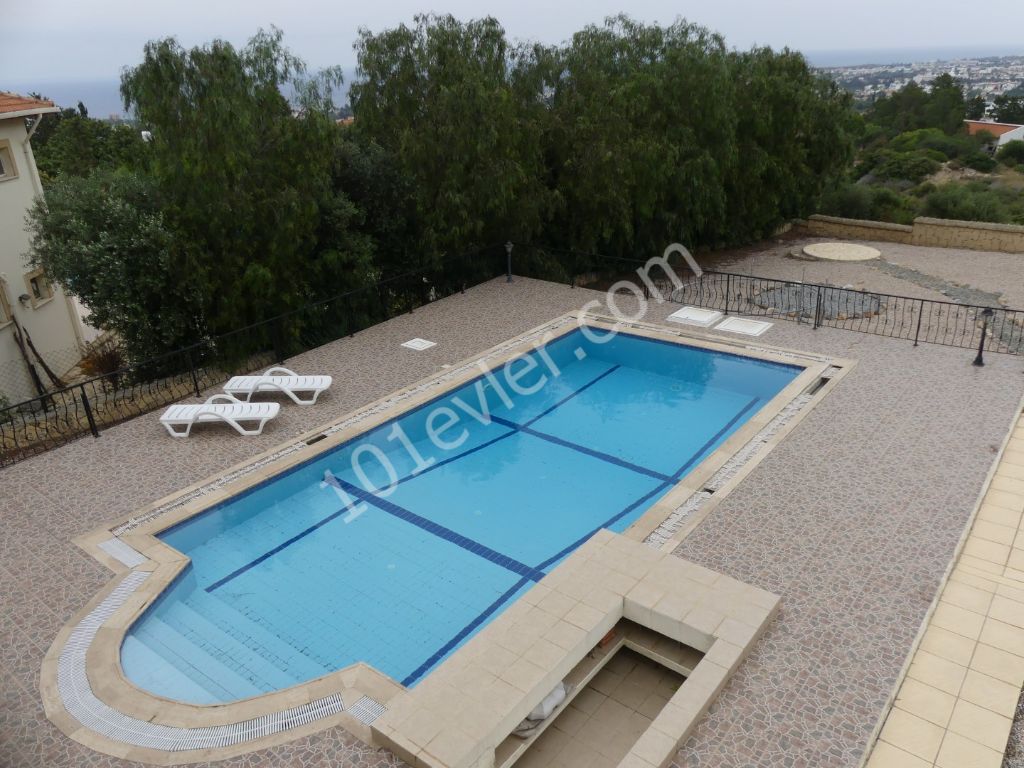 FOUR BEDROOM VILLA WITH POOL IN EDREMIT