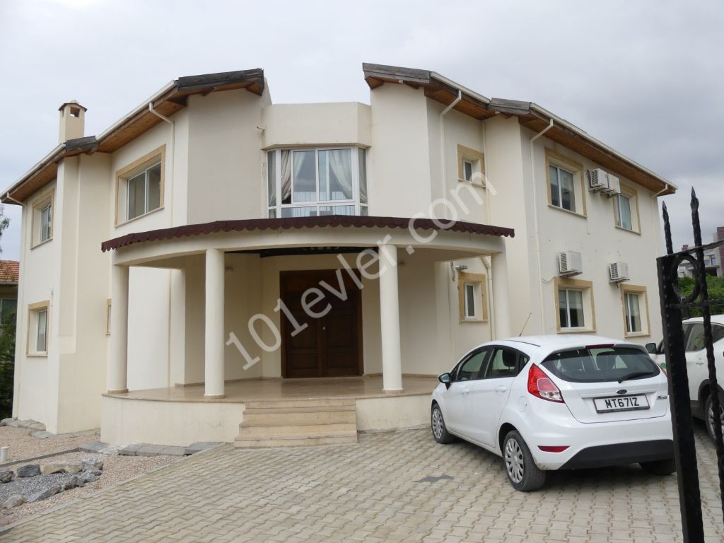 FOUR BEDROOM VILLA WITH POOL IN EDREMIT